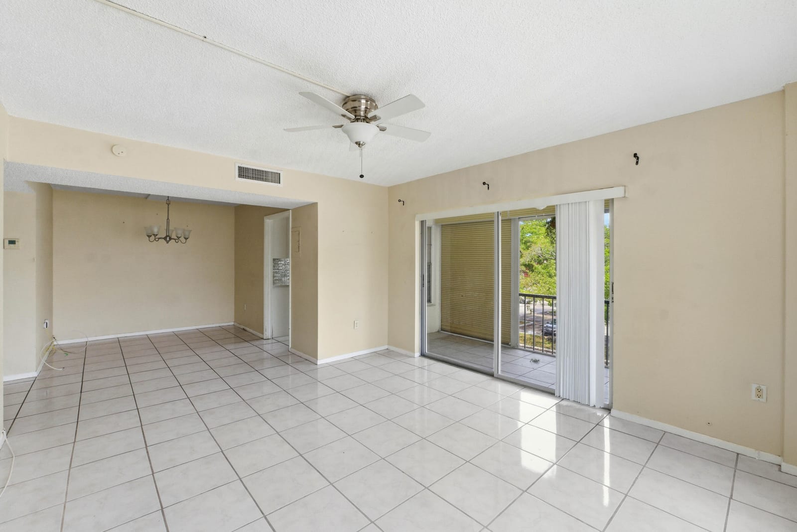 4152 Inverrary Drive 311 — photo 8