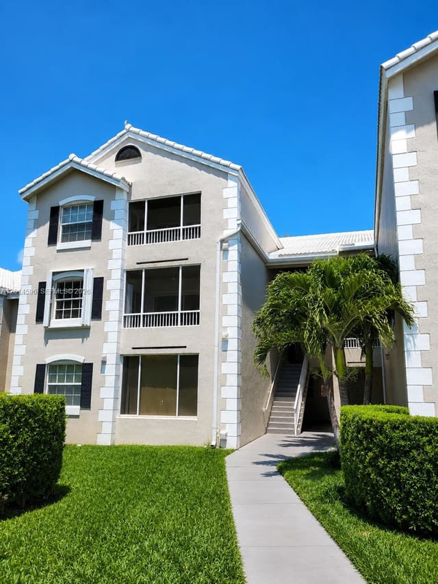 2890 N Oakland Forest Drive 203, Lakeview Club, Oakland Park, FL