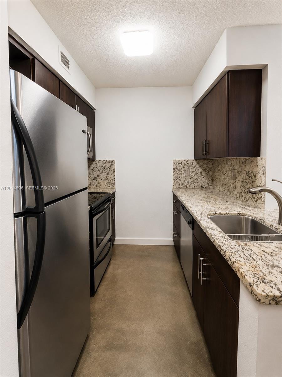 2890 N Oakland Forest Drive 203 — photo 3