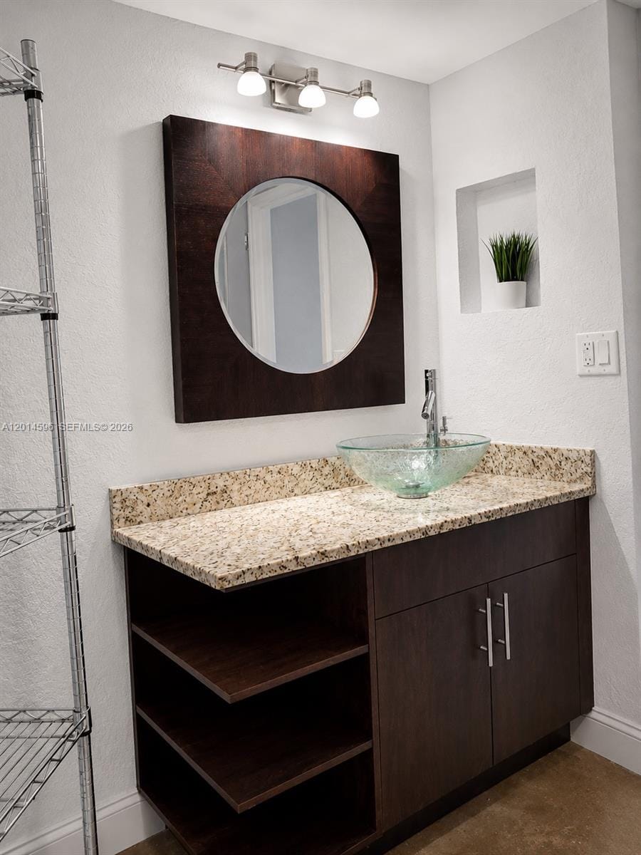 2890 N Oakland Forest Drive 203 — photo 5