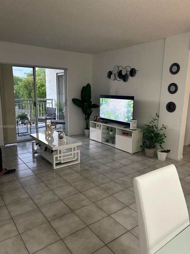8660 SW 212th Street 306, Cutler Bay, FL 33189