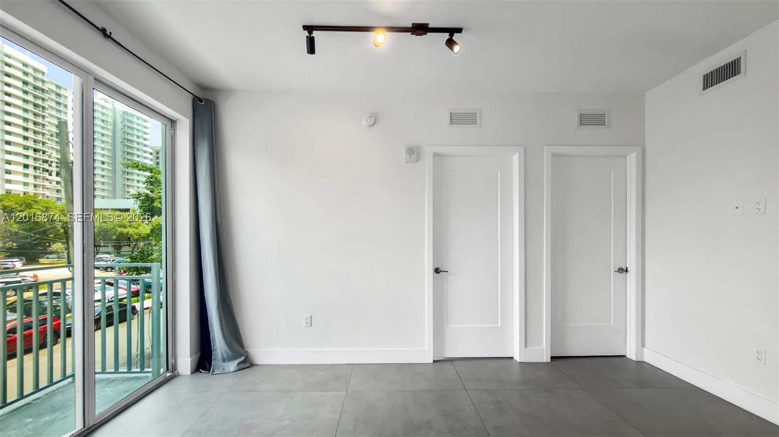 1536 NW 15th Avenue 206 — photo 2