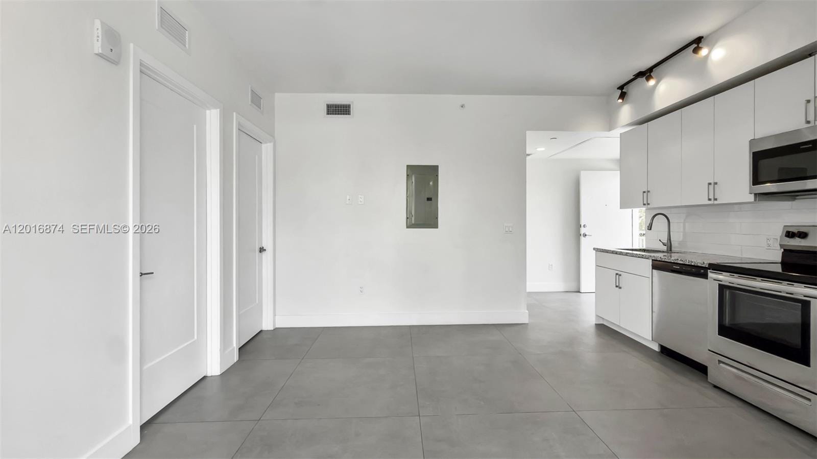 1536 NW 15th Avenue 206 — photo 10