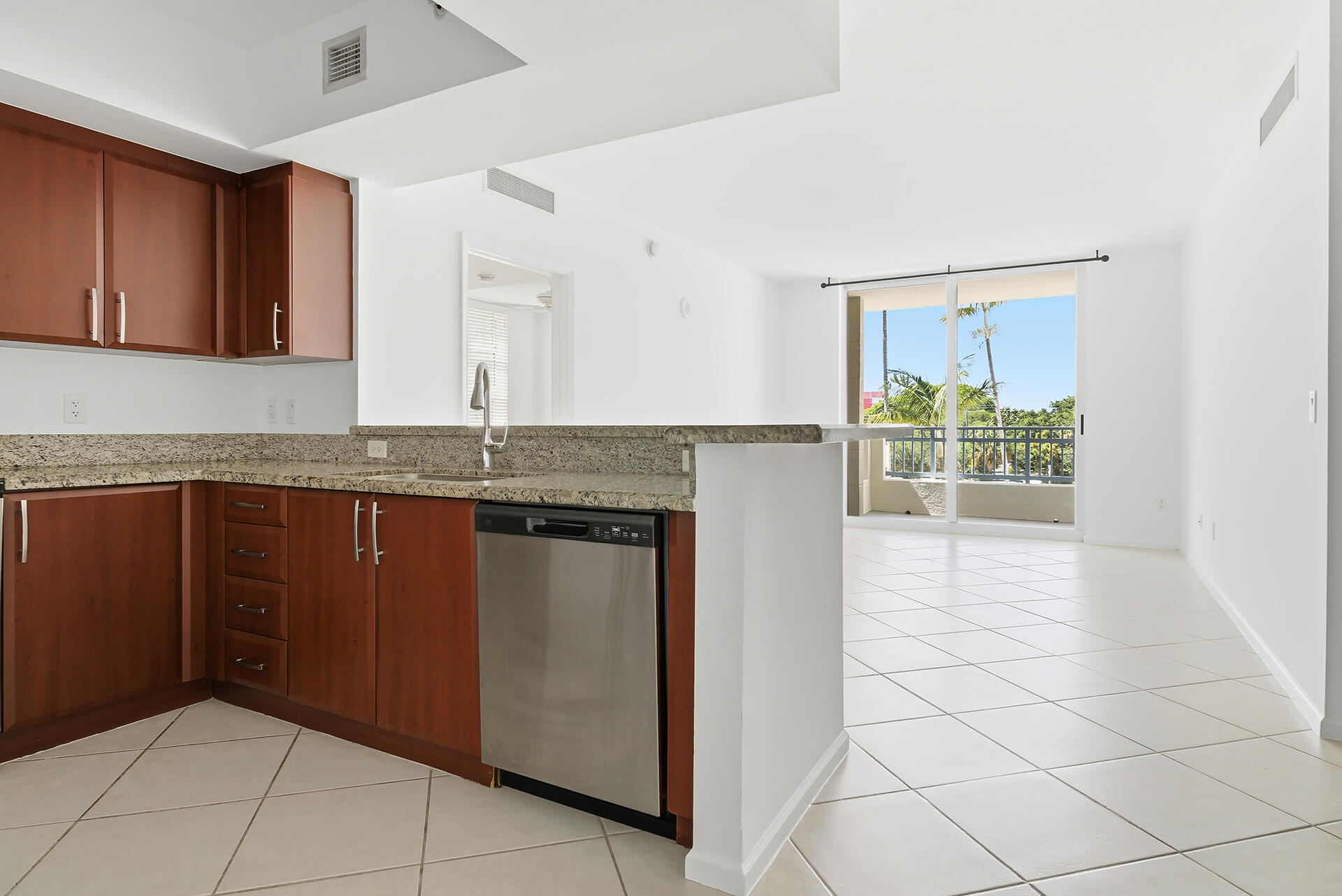 403 S Sapodilla Avenue 218, West Palm Beach, FL 33401, West Palm Beach