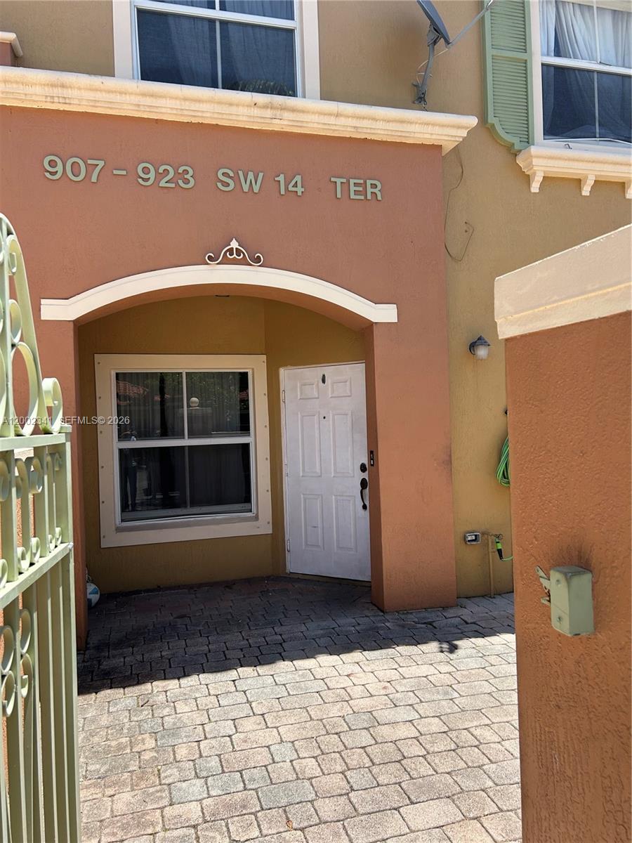 915 SW 143rd Terrace 2008, Pembroke Pines, FL 33027, Pembroke Pines