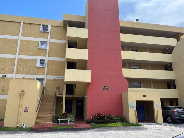 9190 Fontainebleau Boulevard 202, Parkview Villas, Miami, FL