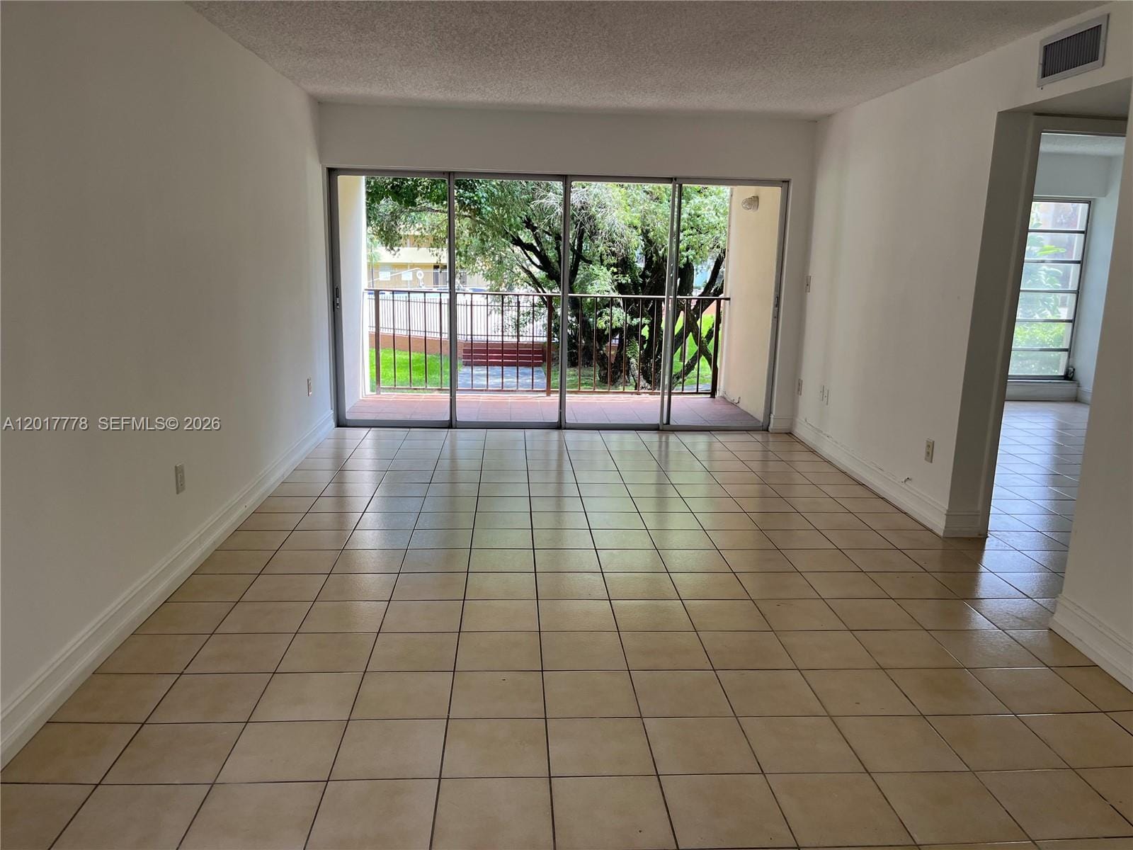 9190 Fontainebleau Boulevard 202, Miami, FL 33172 photo 2