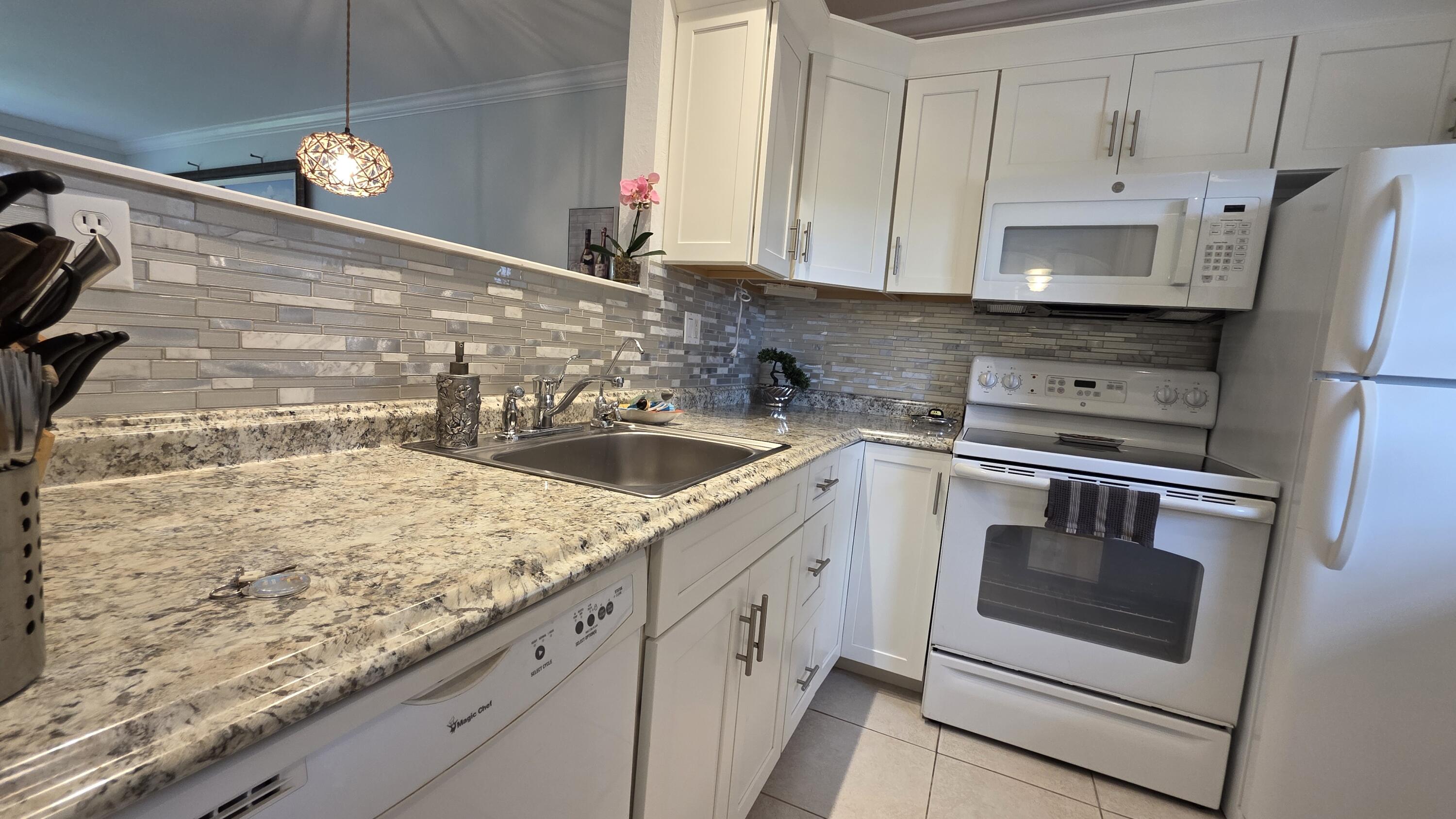 5161 W Oakland Park Boulevard 206, Lauderdale Lakes, FL 33313, Lauderdale Lakes