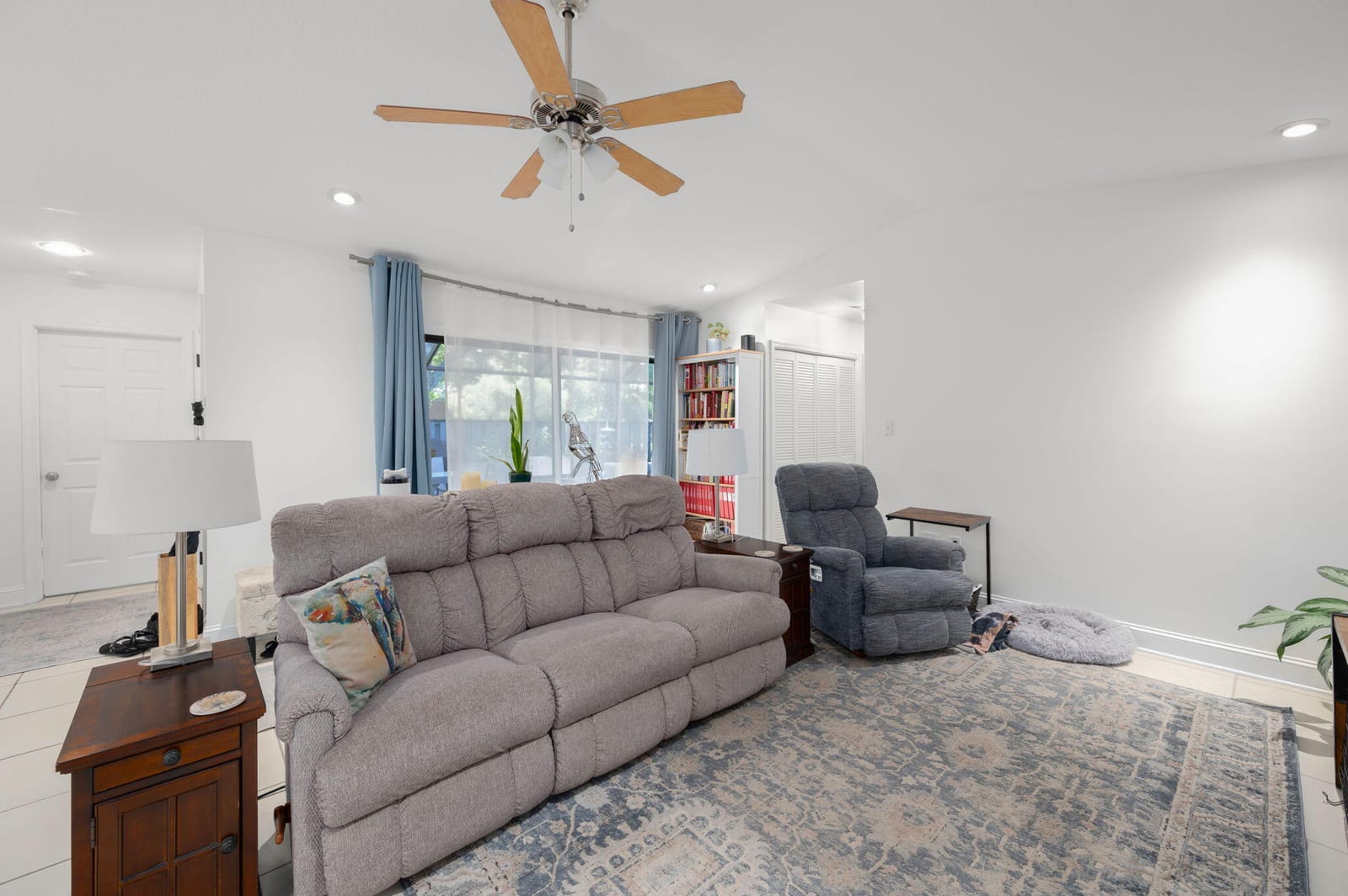 1433 Captains Walk 18d, Fort Pierce, FL 34950 photo 3