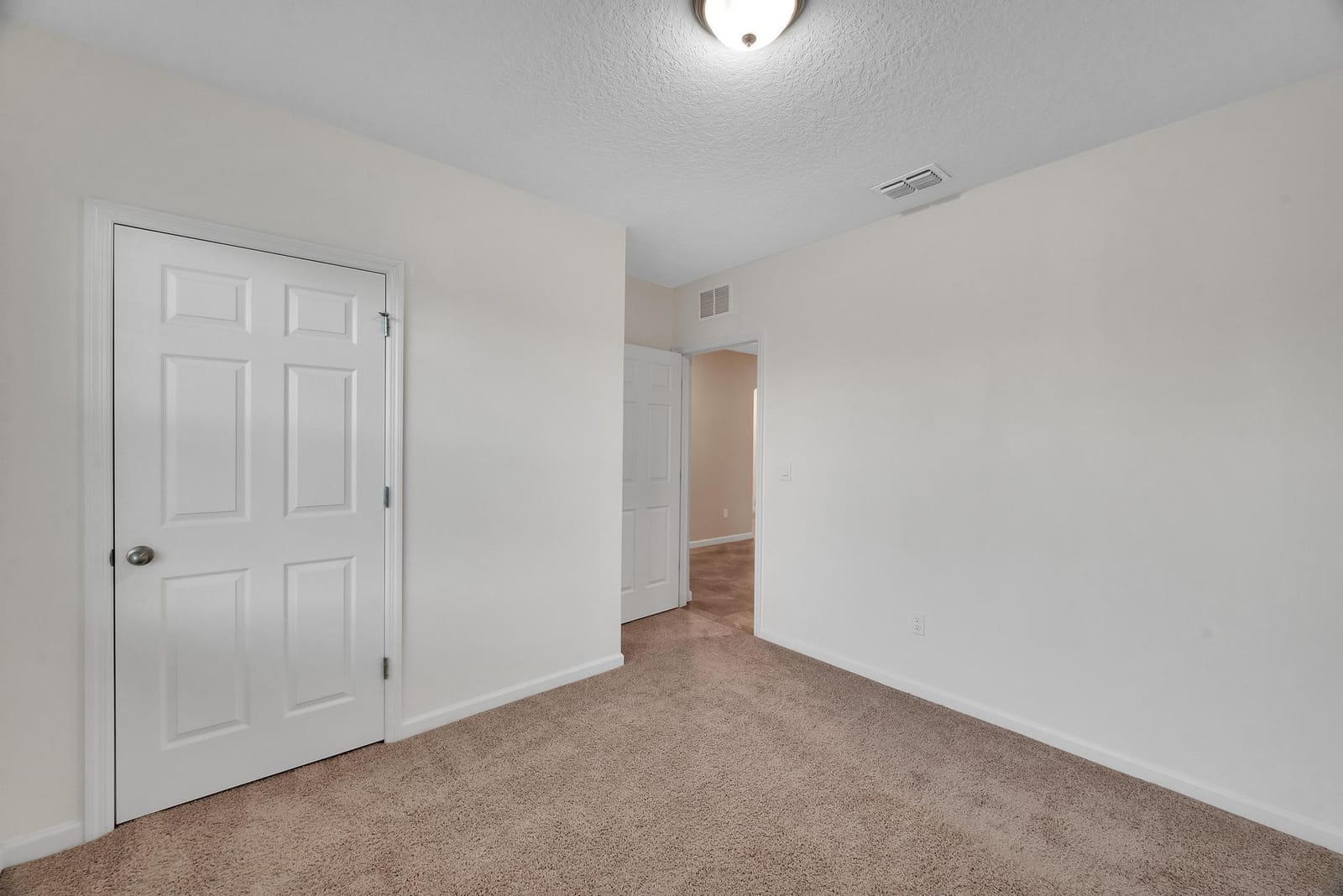2538 SE Rock Springs Drive — photo 4