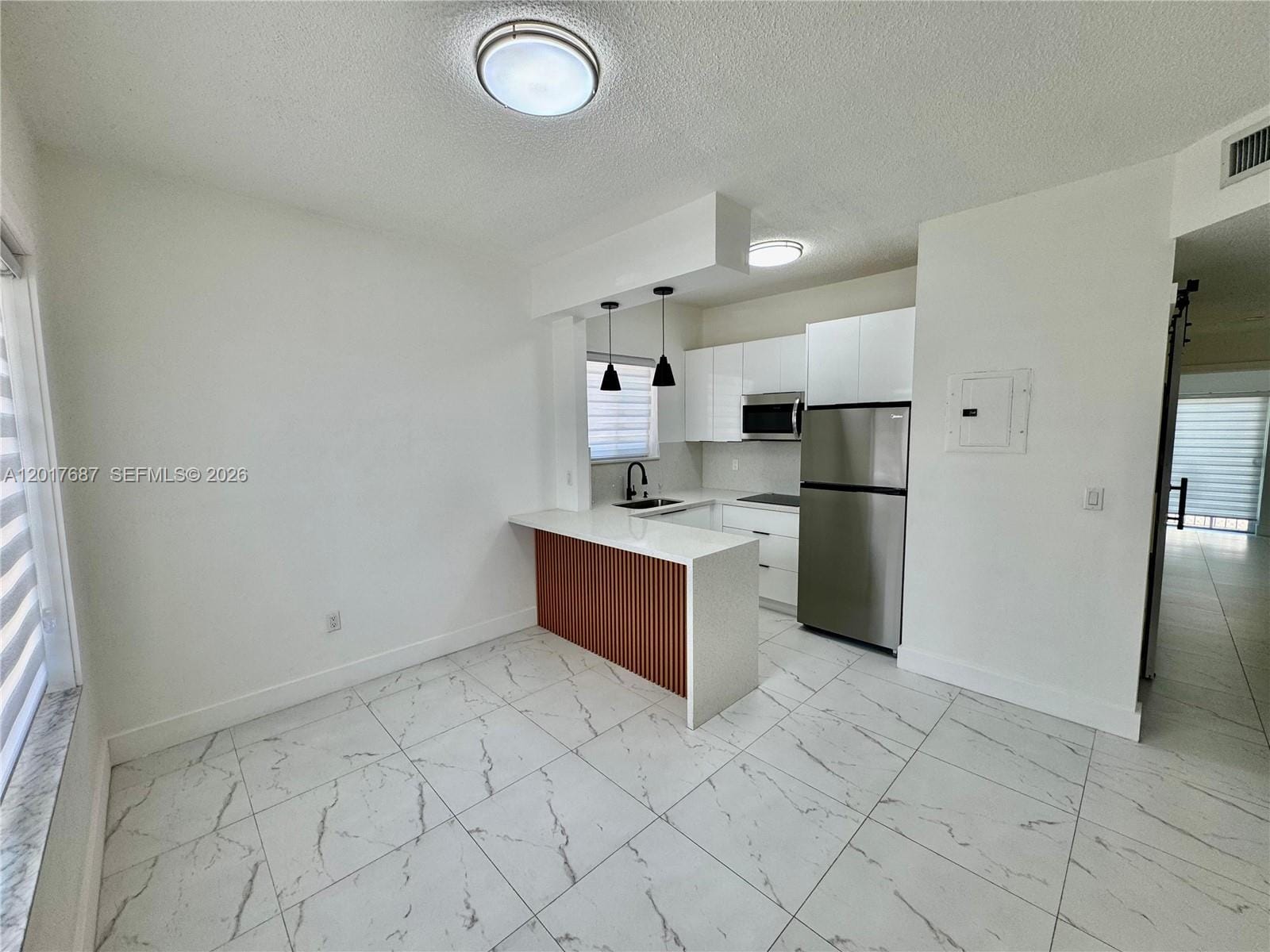 421 NW 13th Avenue A, Miami, FL 33125 photo 2