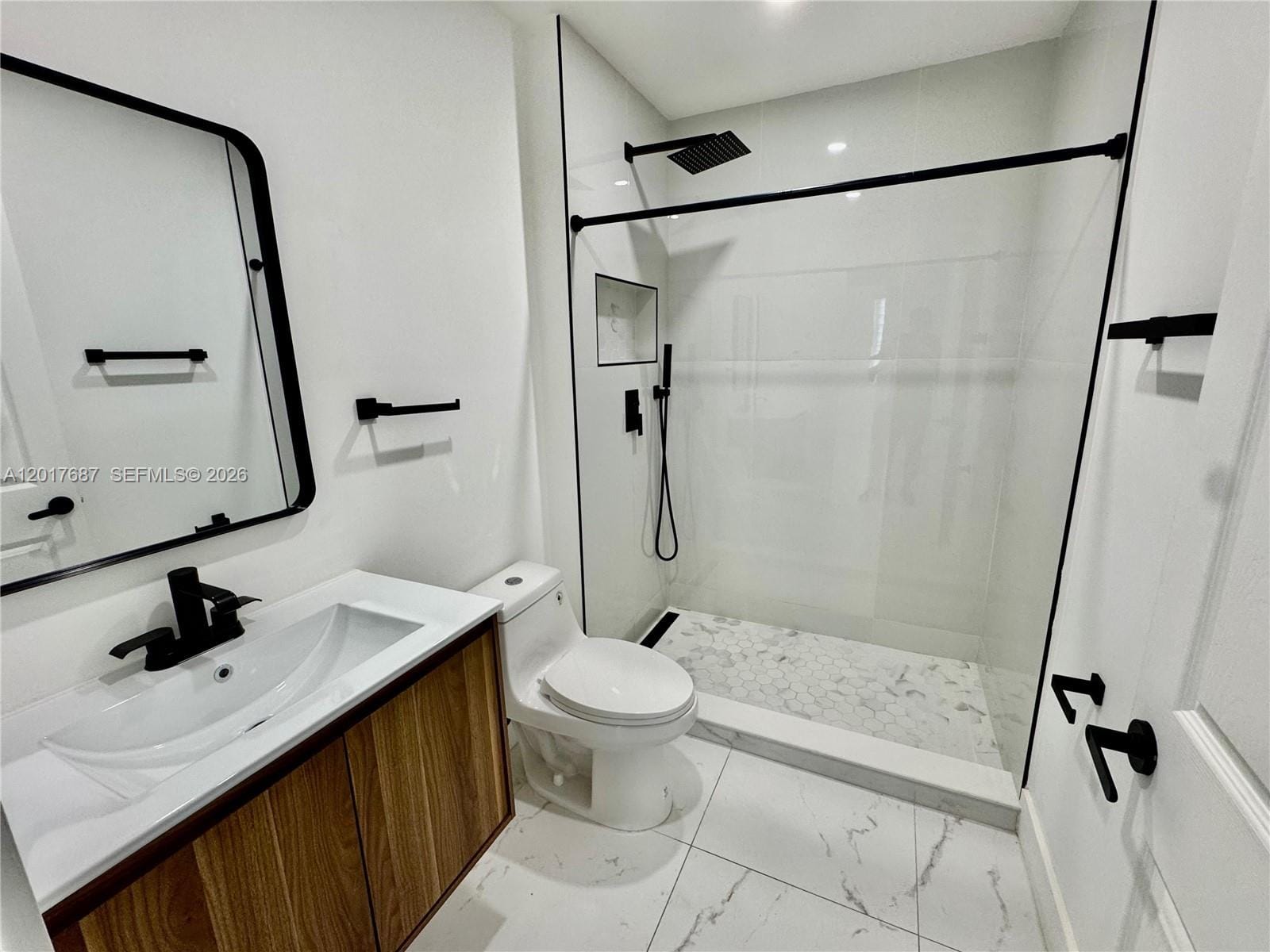 421 NW 13th Avenue A, Miami, FL 33125 photo 9