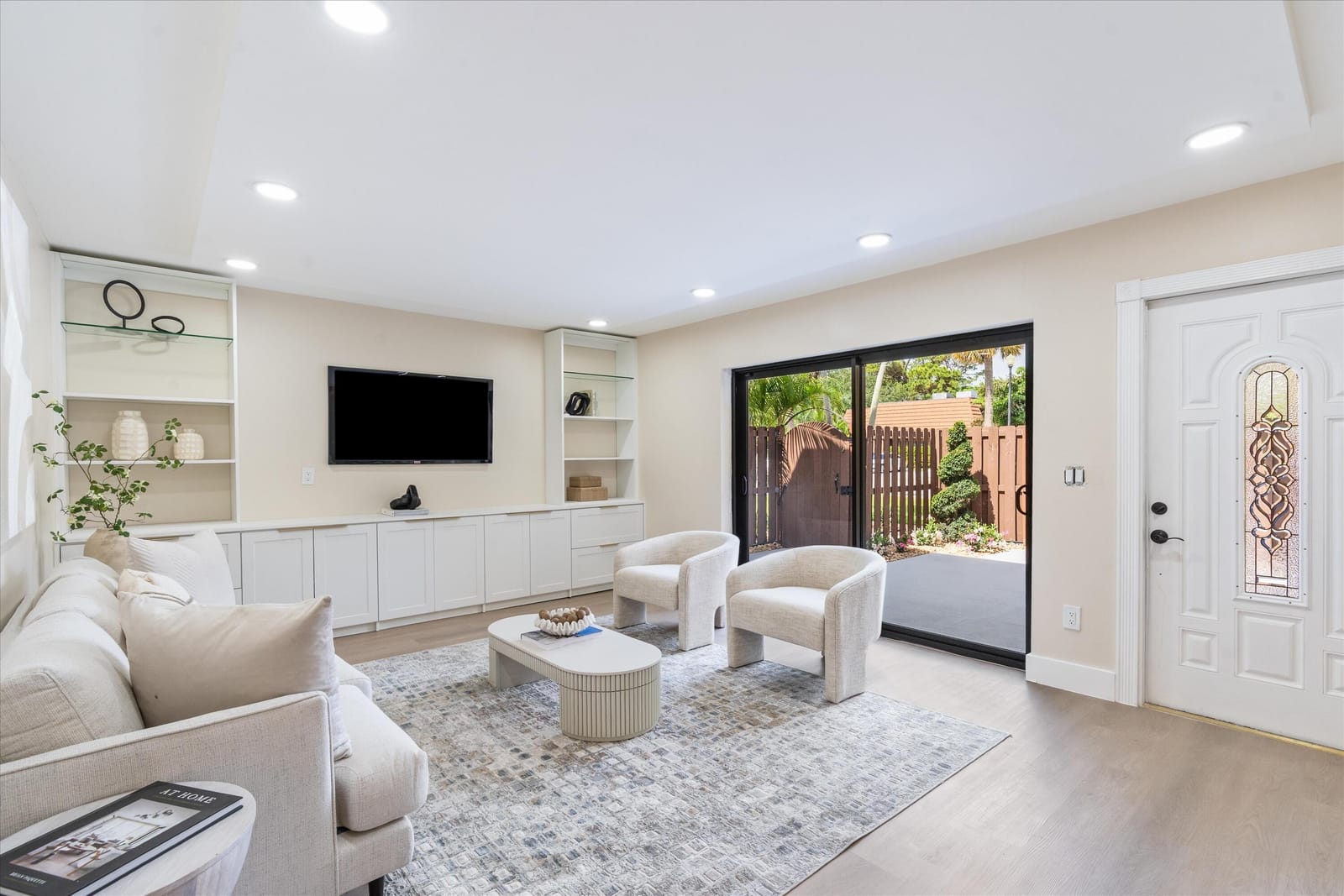 825 Center Street 49d — photo 1