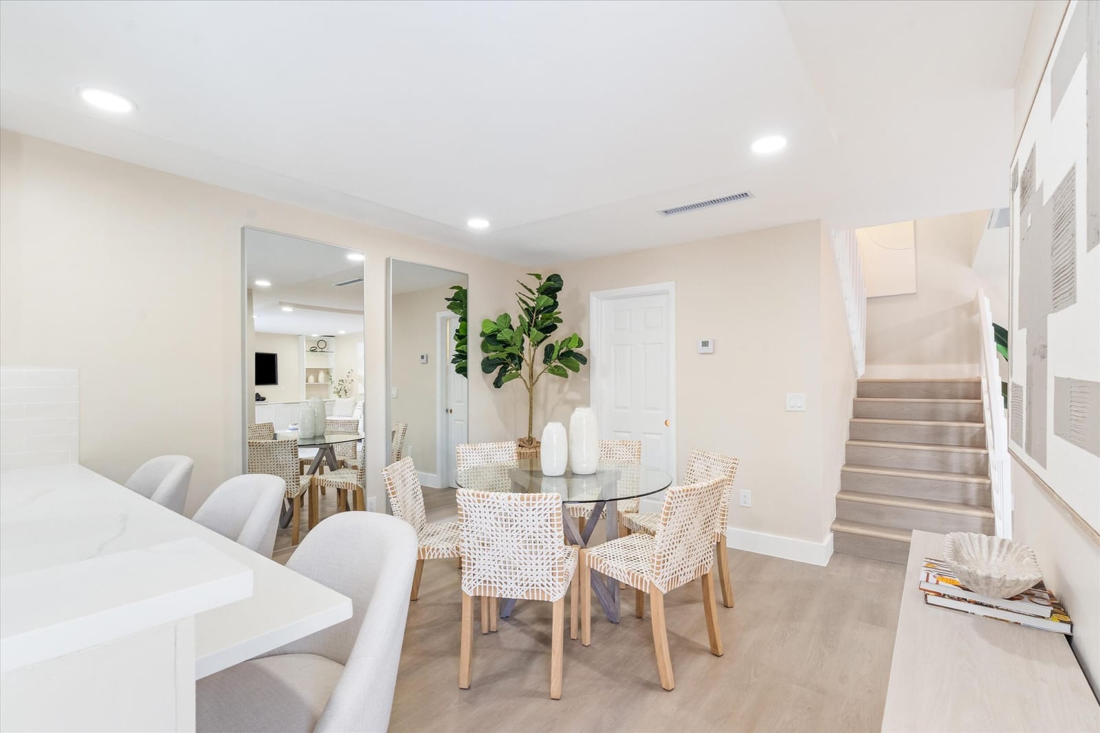 825 Center Street 49d — photo 8