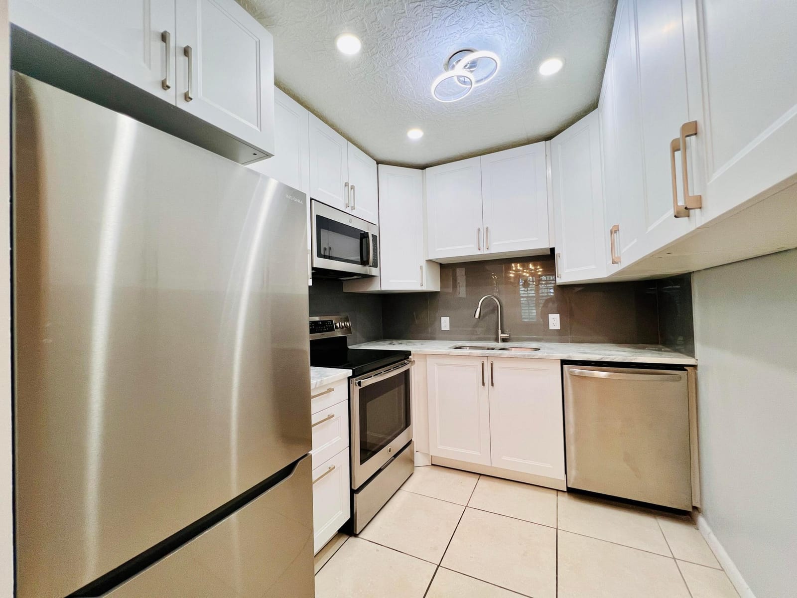 74 Berkshire C — photo 2