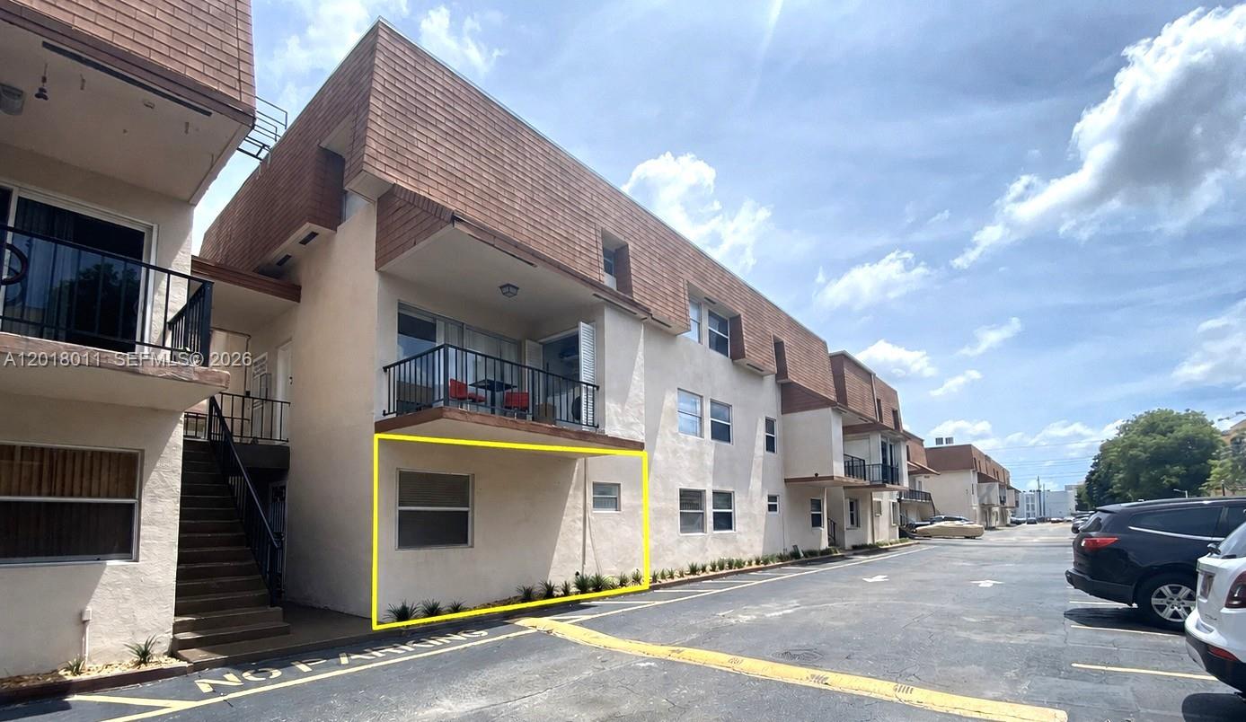 1560 W 46th Street 117, Hialeah, FL 33012, Hialeah