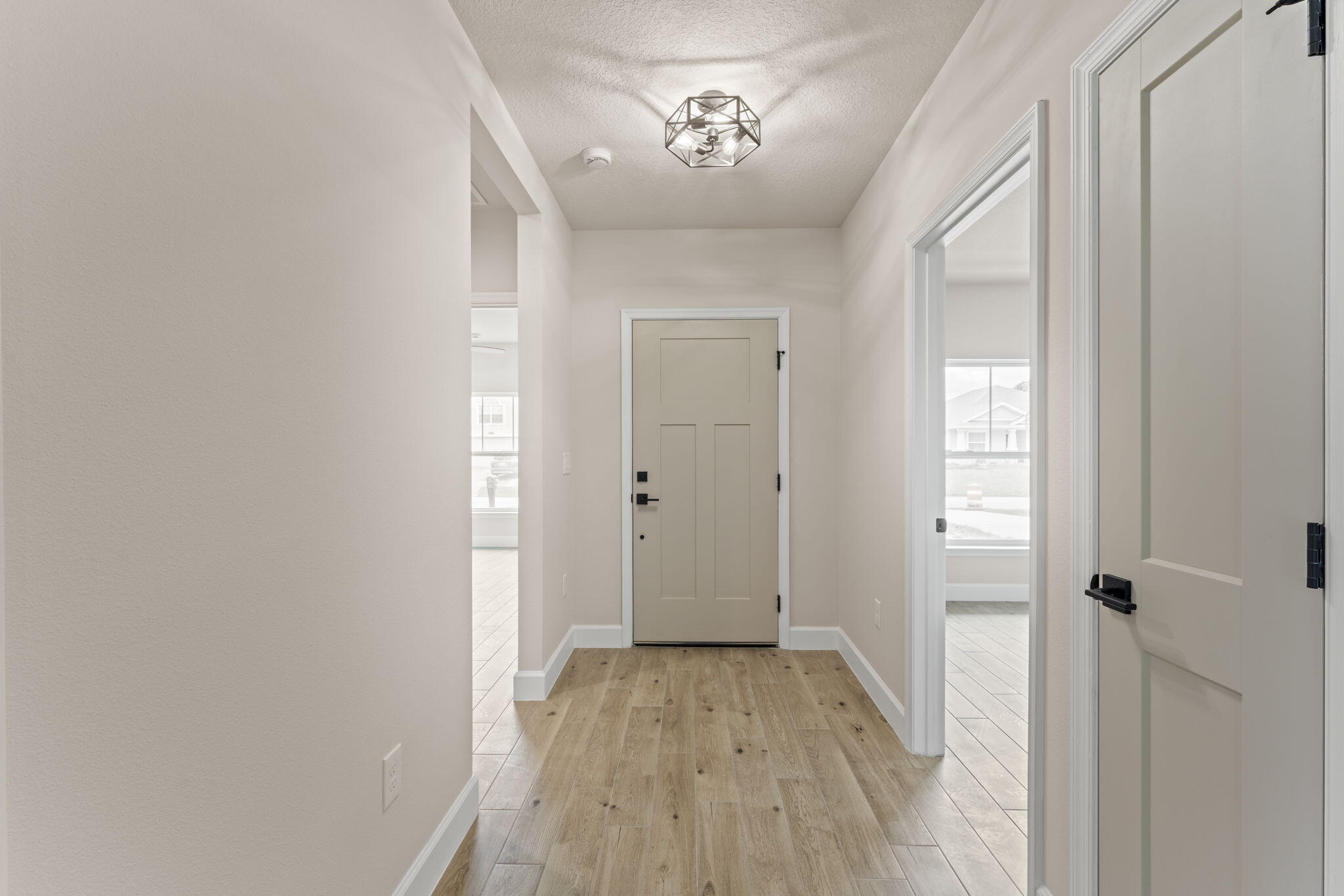357 SW Galicia St Street SW — photo 9