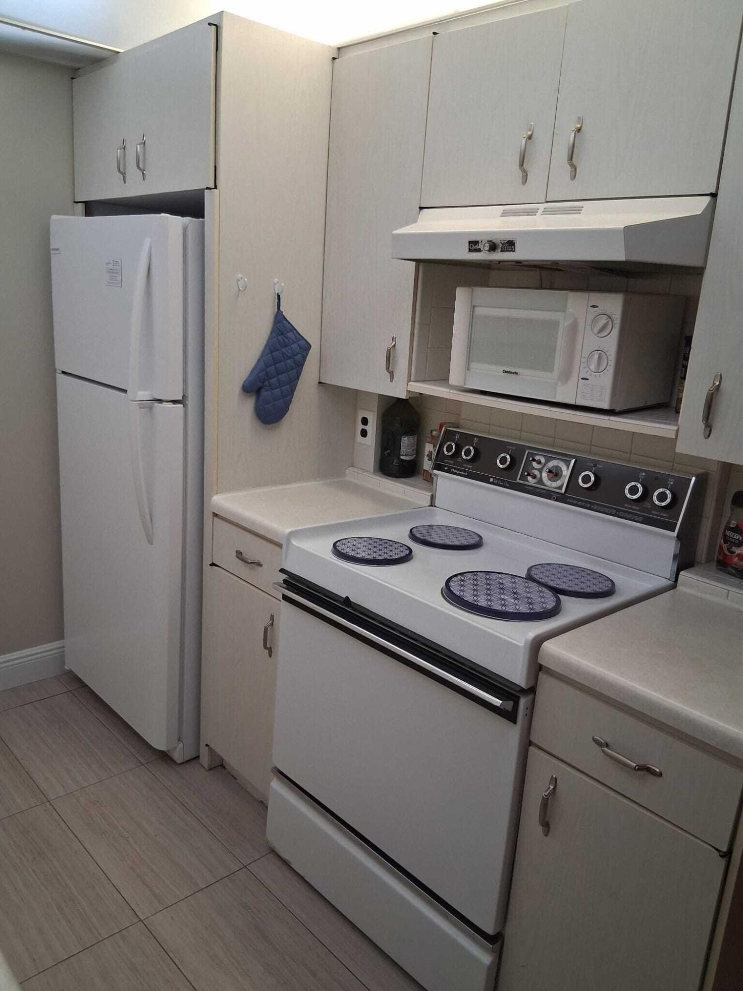 4023 Newport H — photo 4
