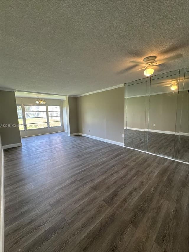 8060 N Sunrise Lakes Drive 105, Sunrise, FL 33322