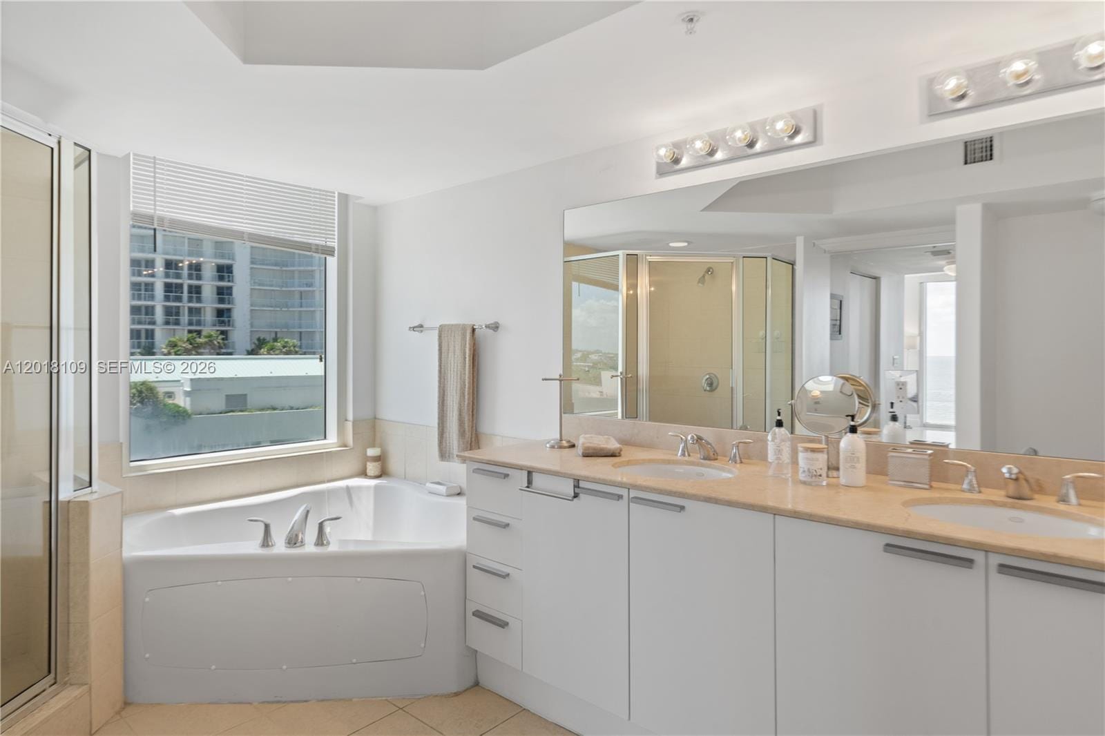 16699 Collins Avenue 702, Sunny Isles Beach, FL 33160 photo 10
