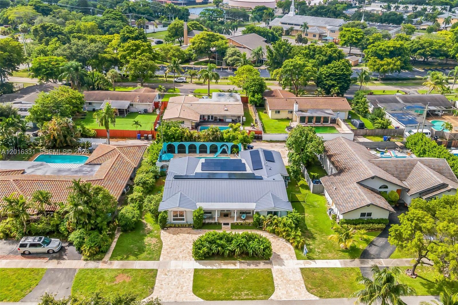 633 N Crescent Drive, Hollywood, FL 33021, Hollywood