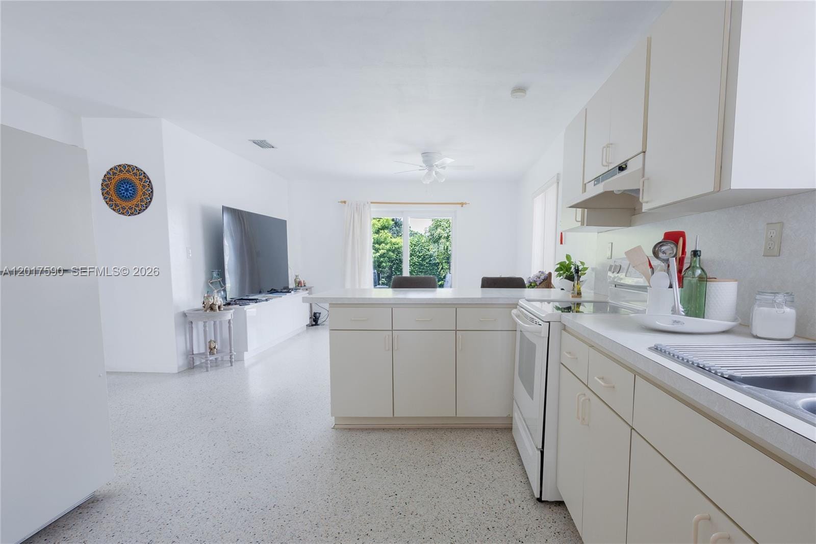 10 NW 60th Court — photo 11