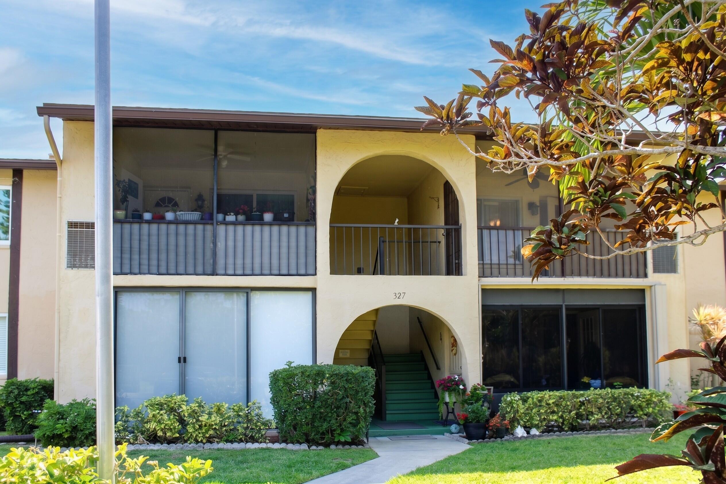 327 Pine Ridge Circle B-2, Greenacres, FL 33463, Greenacres