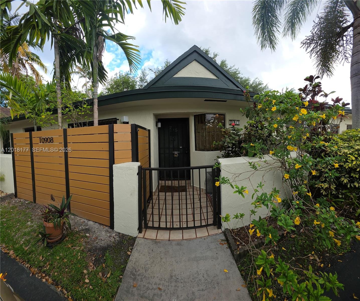 10908 SW 72nd Street 215, Miami, FL 33173 photo 2