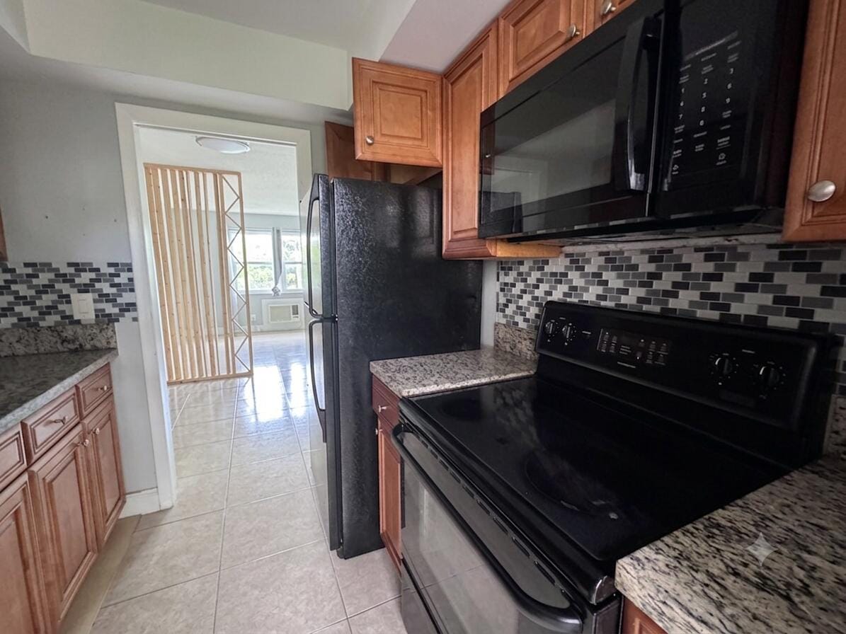 1150 E Sample Road 204, Pompano Beach, FL 33064 photo 8