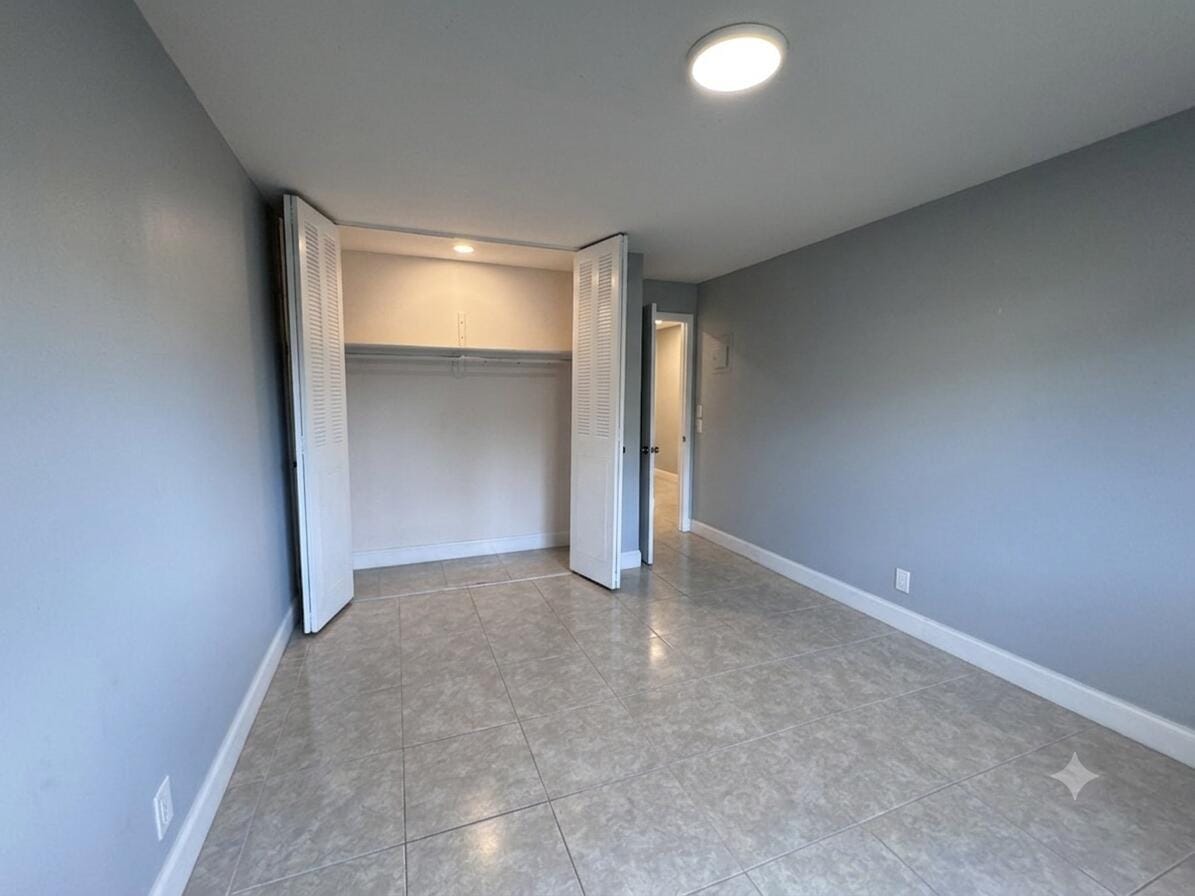 1150 E Sample Road 204, Pompano Beach, FL 33064 photo 10