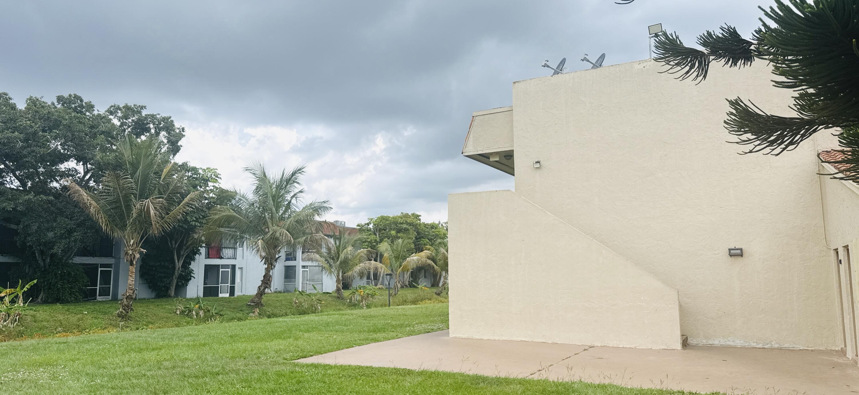6106 Forest Hill Boulevard 201, West Palm Beach, FL 33415, West Palm Beach