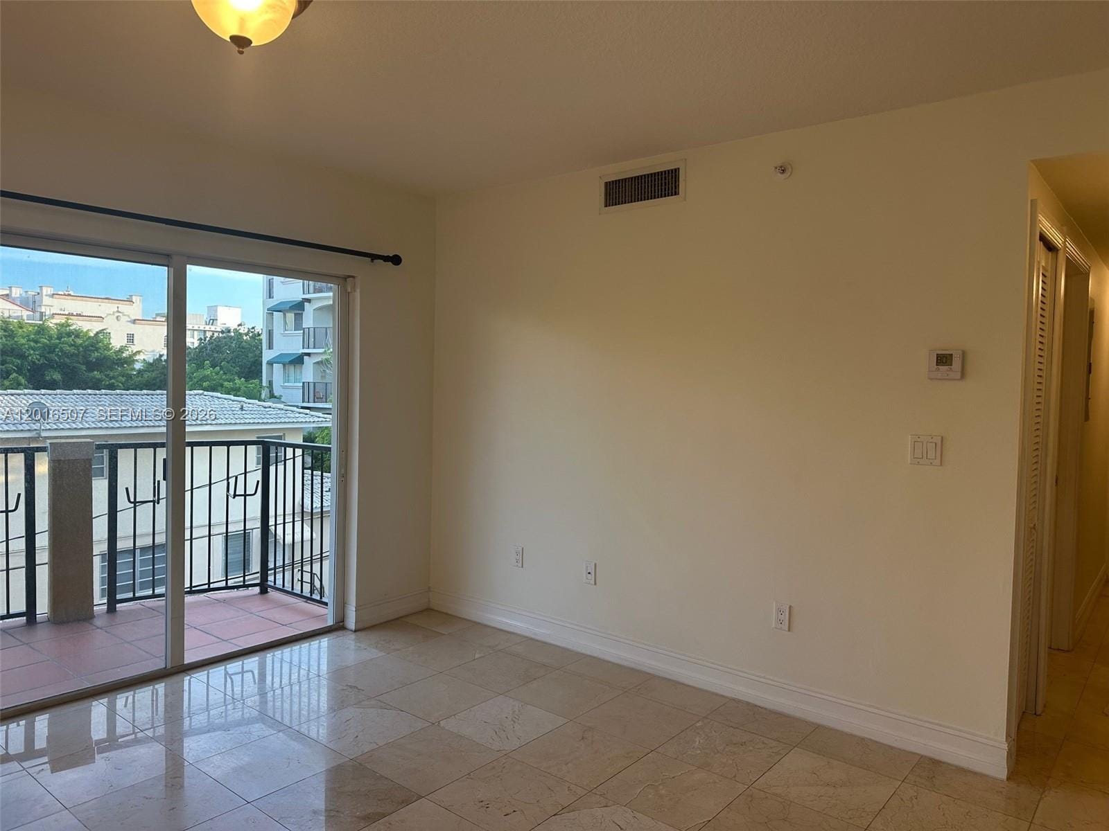 322 Madeira Avenue 302 — photo 9