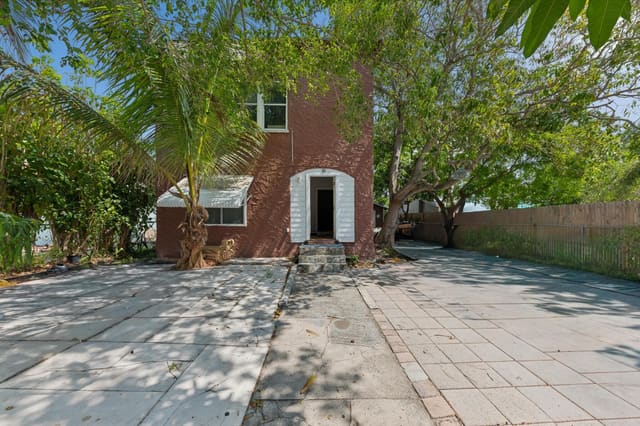 427 El Prado, sold in Vista Encanto Add, West Palm Beach, FL