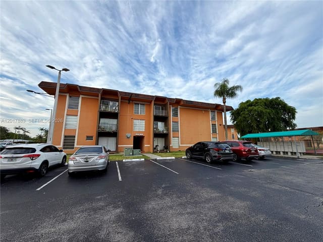 9429 SW 76th Street W25, Miami, FL 33173