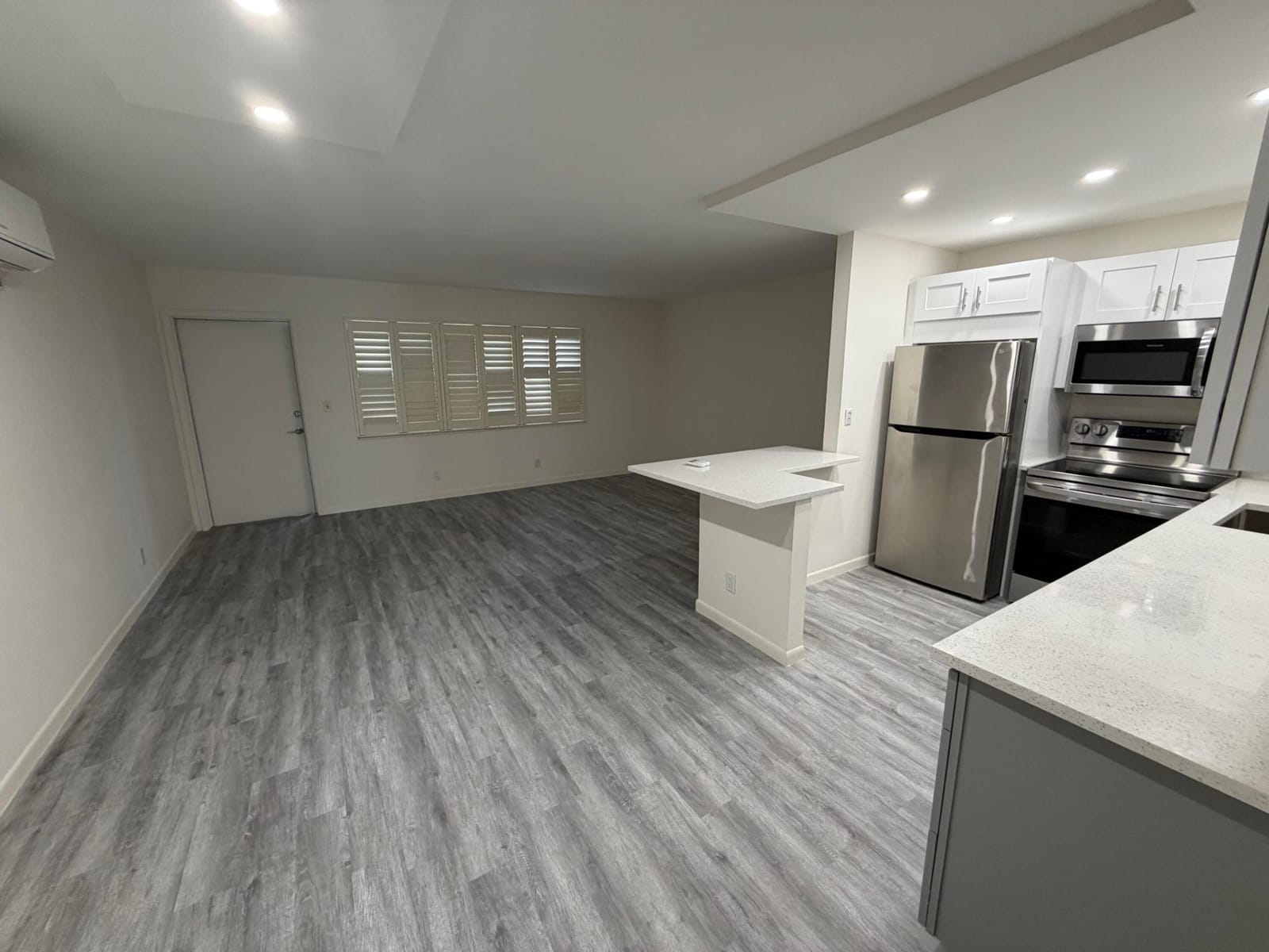 370 E Horizons 203 — photo 2