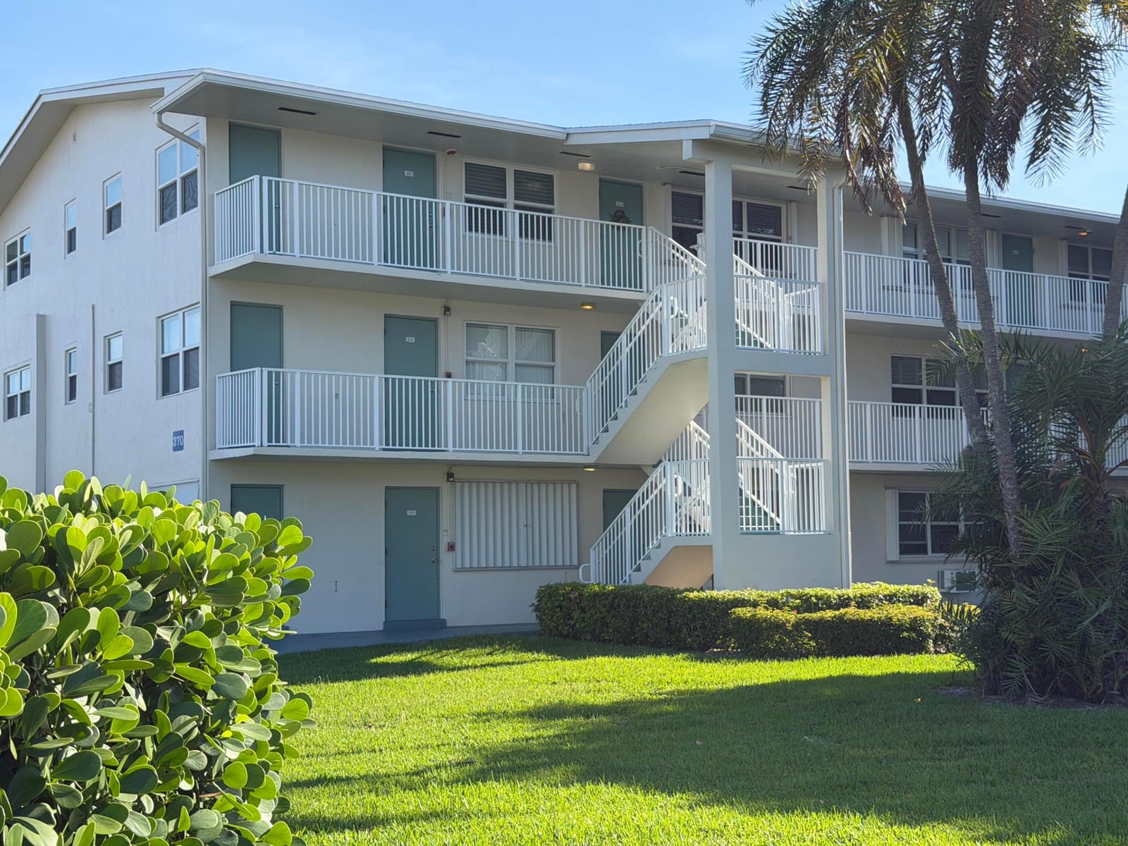 370 E Horizons 203, Boynton Beach, FL 33435 photo 21