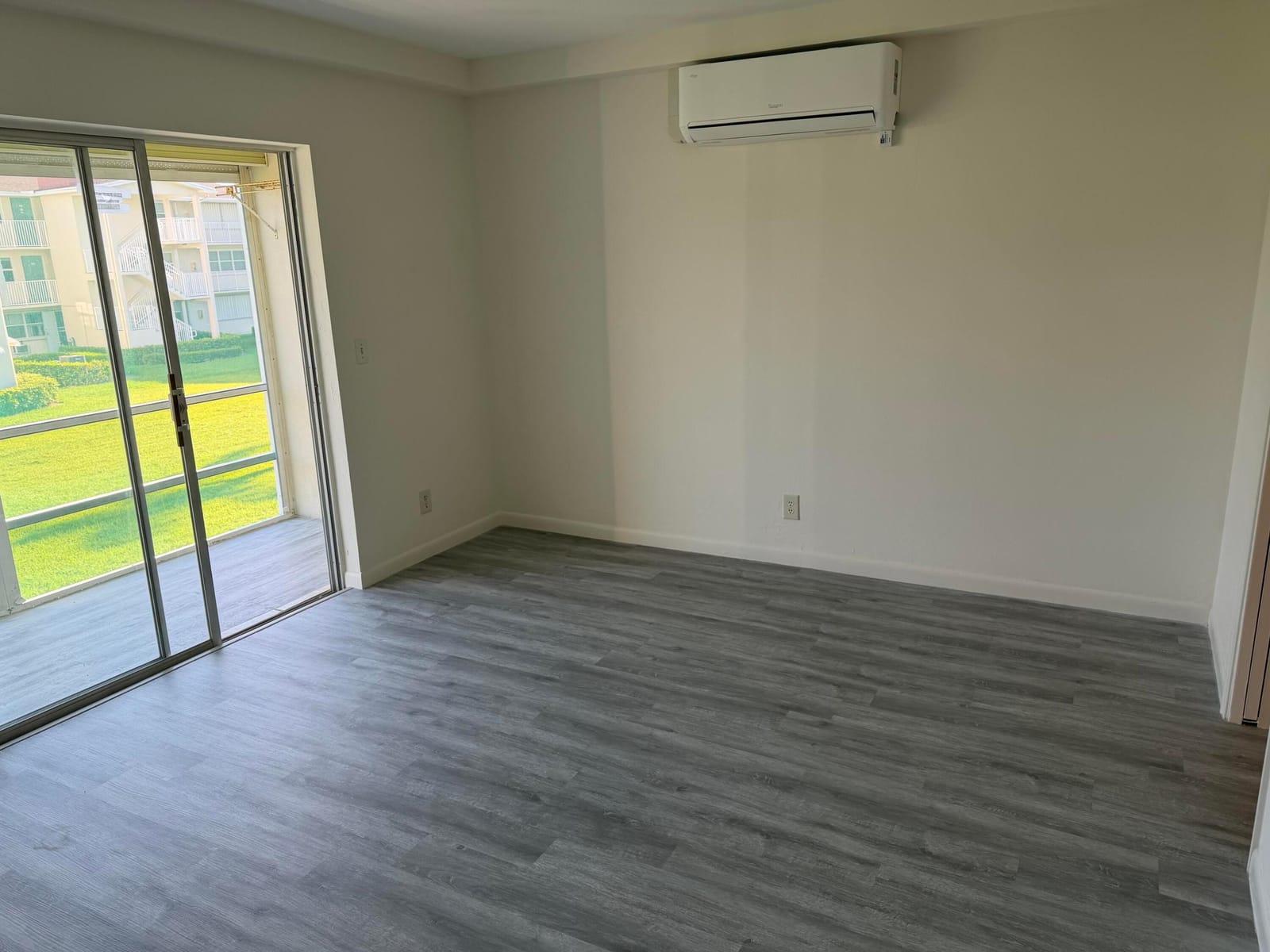 370 E Horizons 203 — photo 8