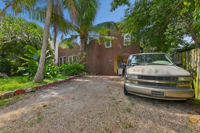 428 El Prado, sold in Vista Encanto Add, West Palm Beach, FL