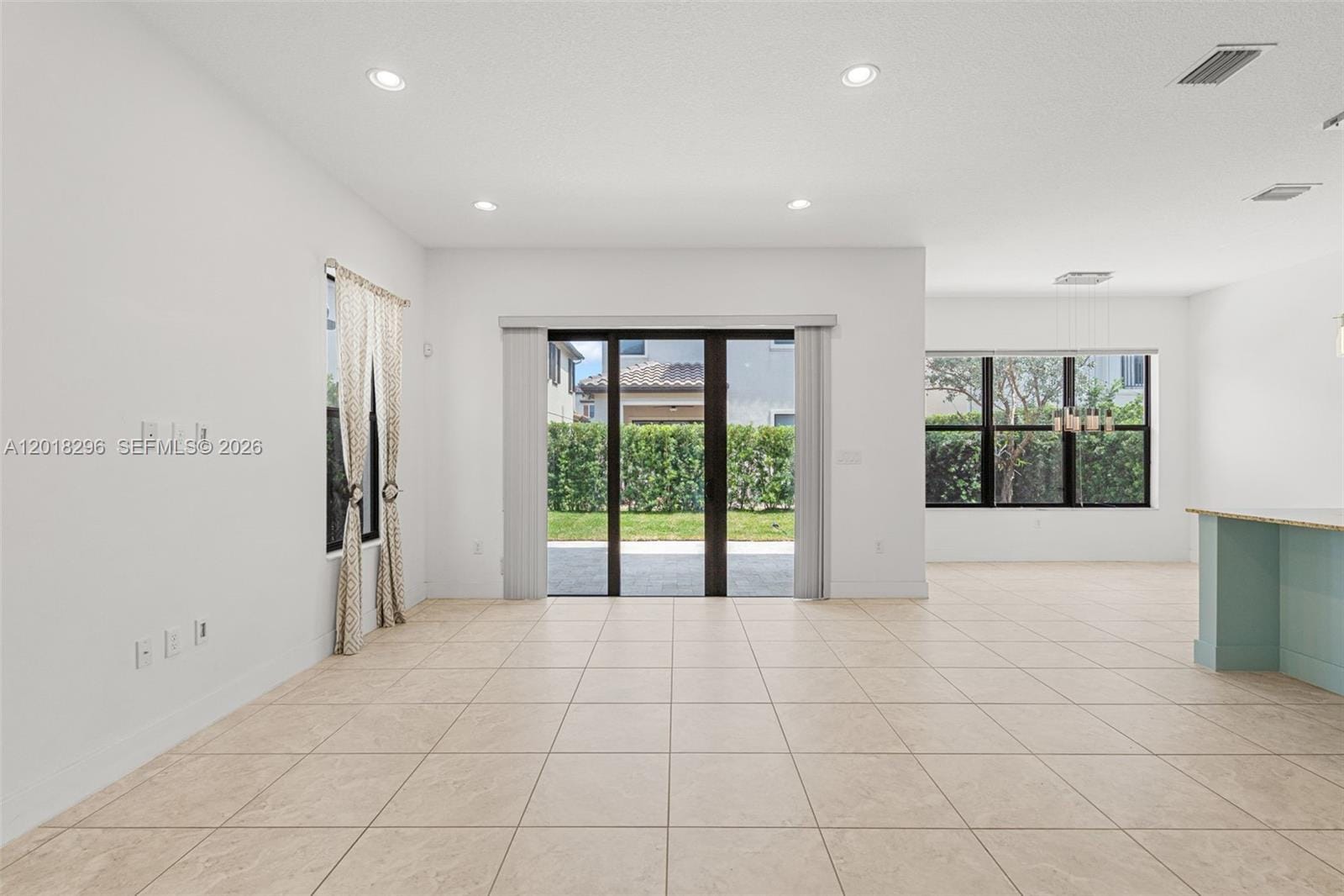 3323 W 96th Place, Hialeah, FL 33018 photo 11