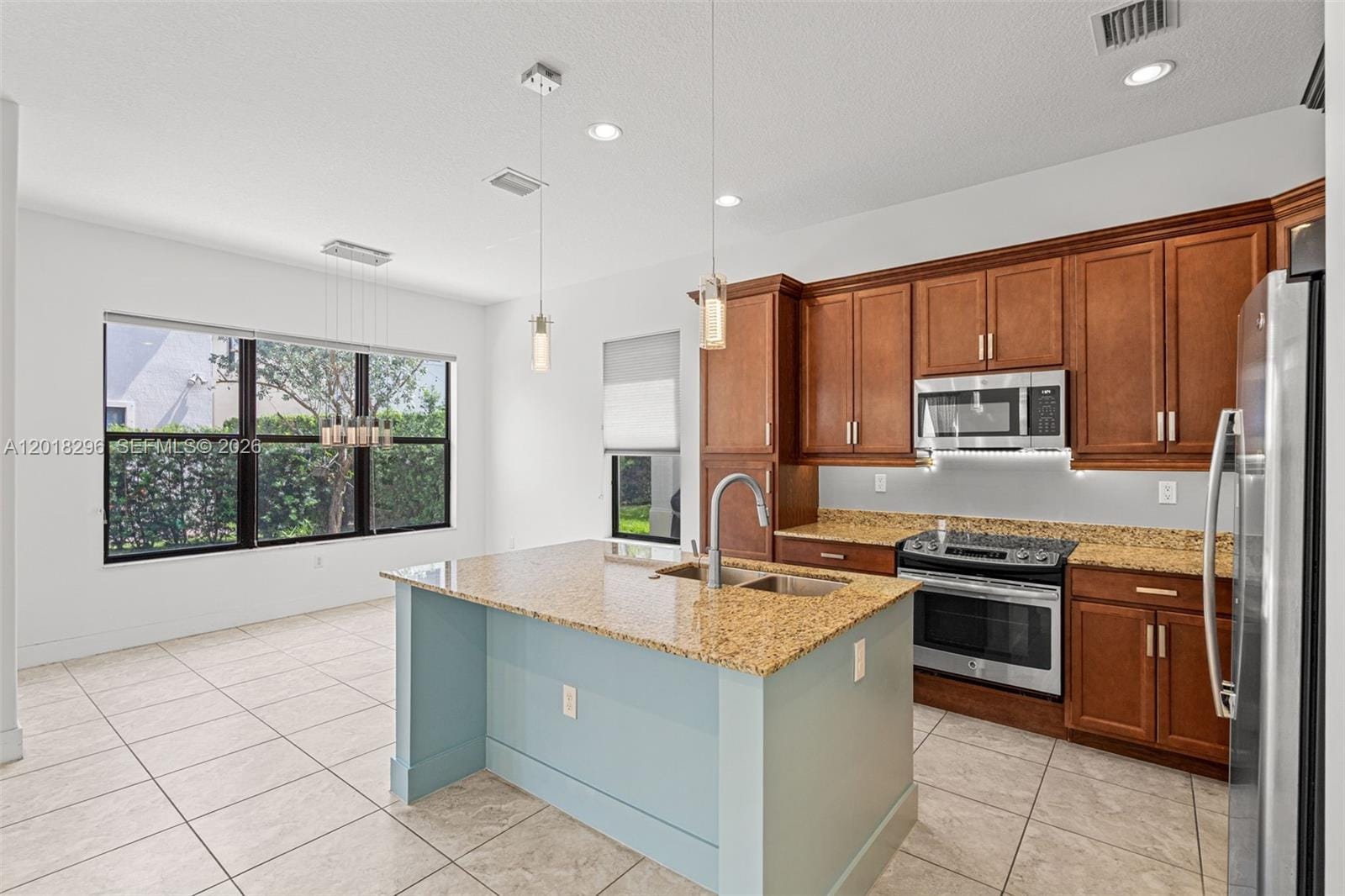 3323 W 96th Place, Hialeah, FL 33018 photo 12
