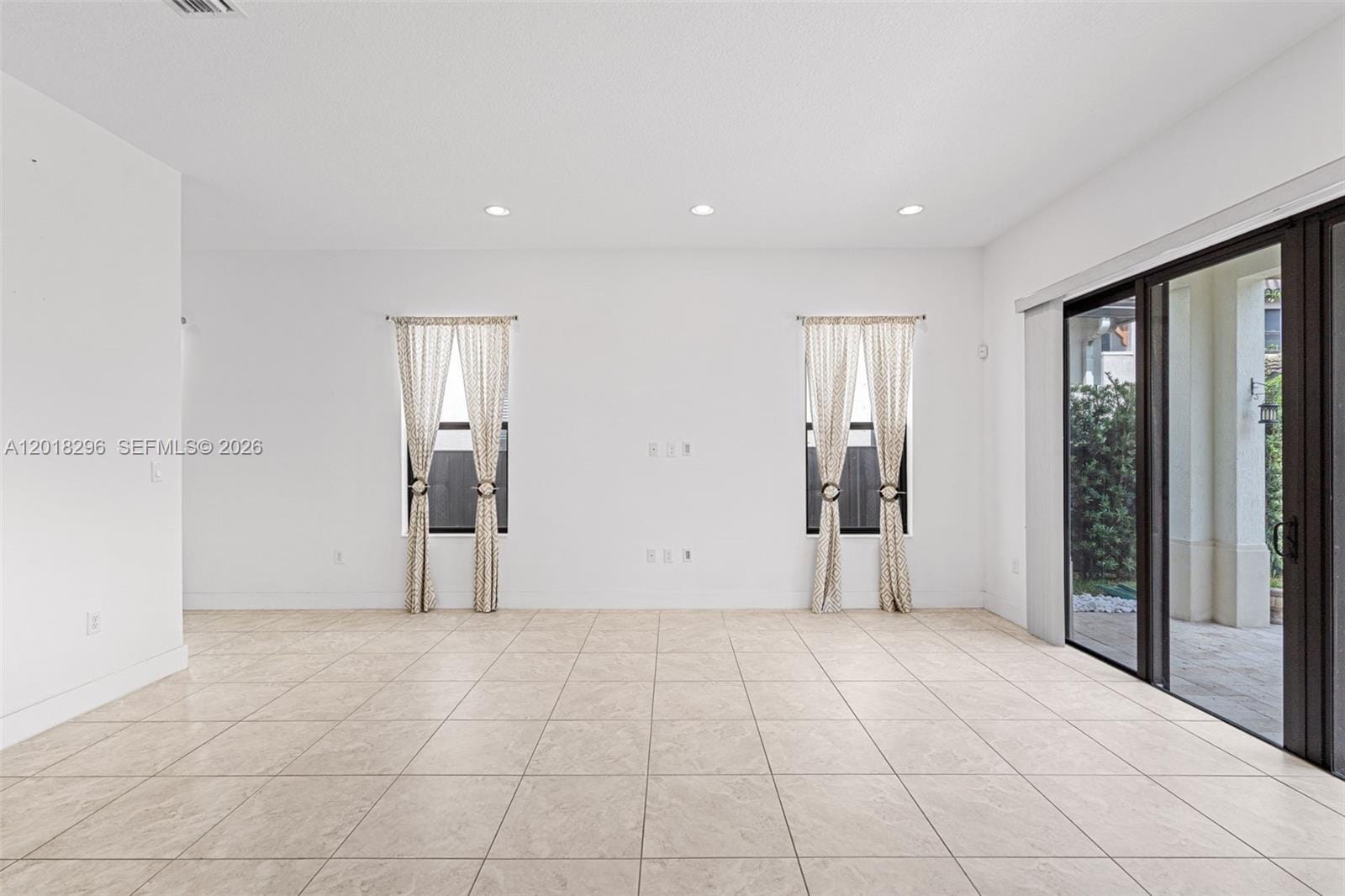 3323 W 96th Place, Hialeah, FL 33018 photo 9