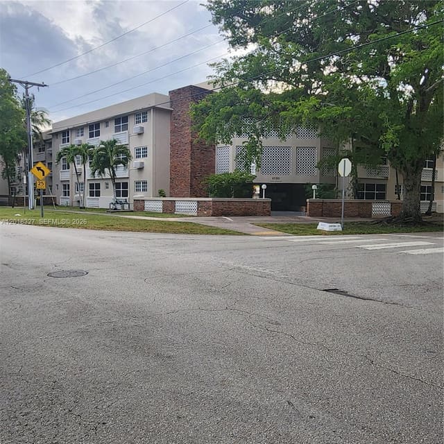 6580 Santona Street A8, Coral Gables, FL 33146