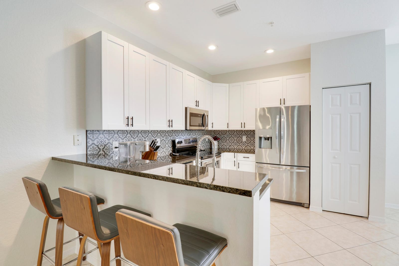 123 E Thatch Palm Circle, Jupiter, FL 33458 photo 9