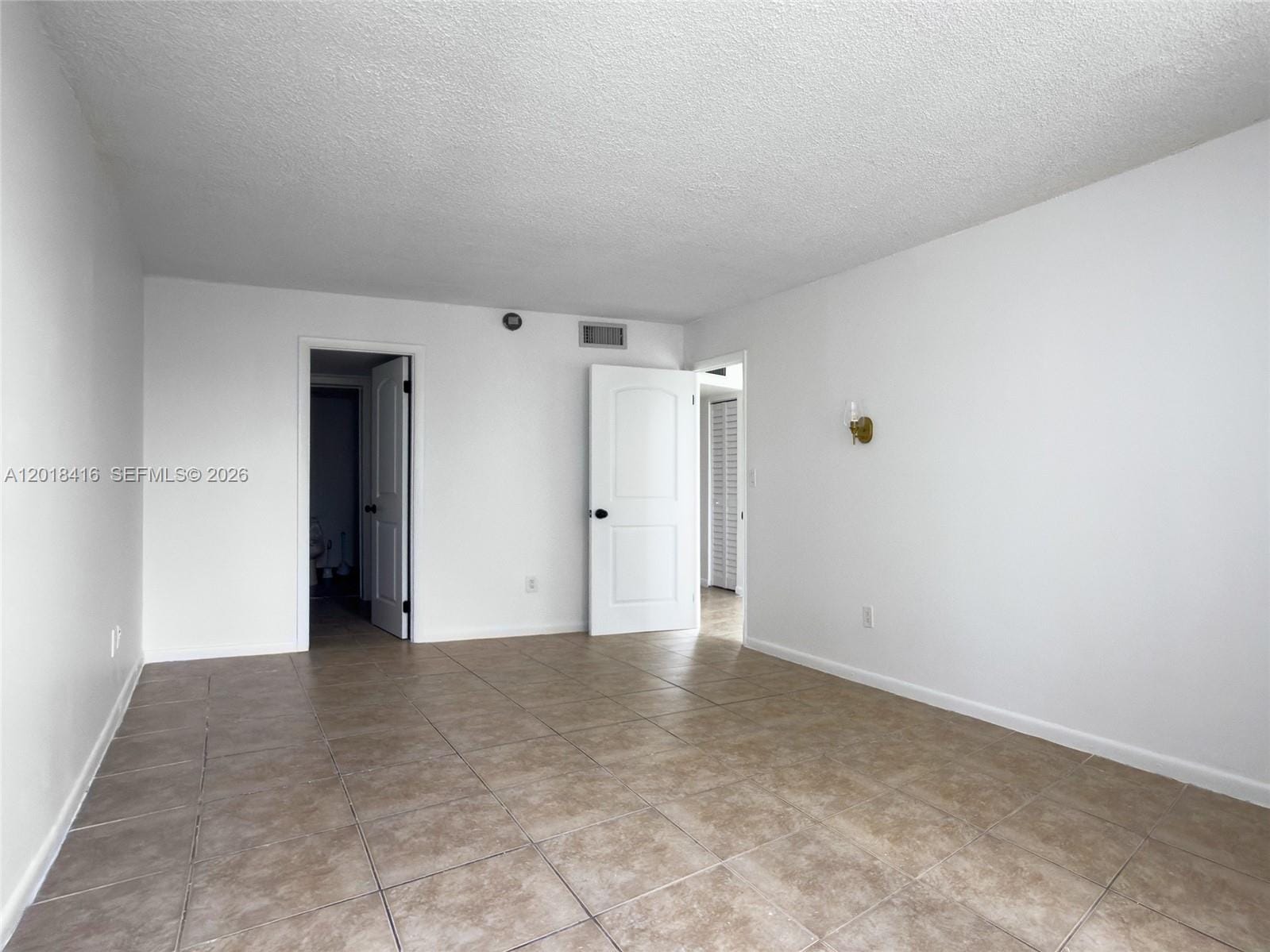 496 NW 165th St Road D-410 — photo 6