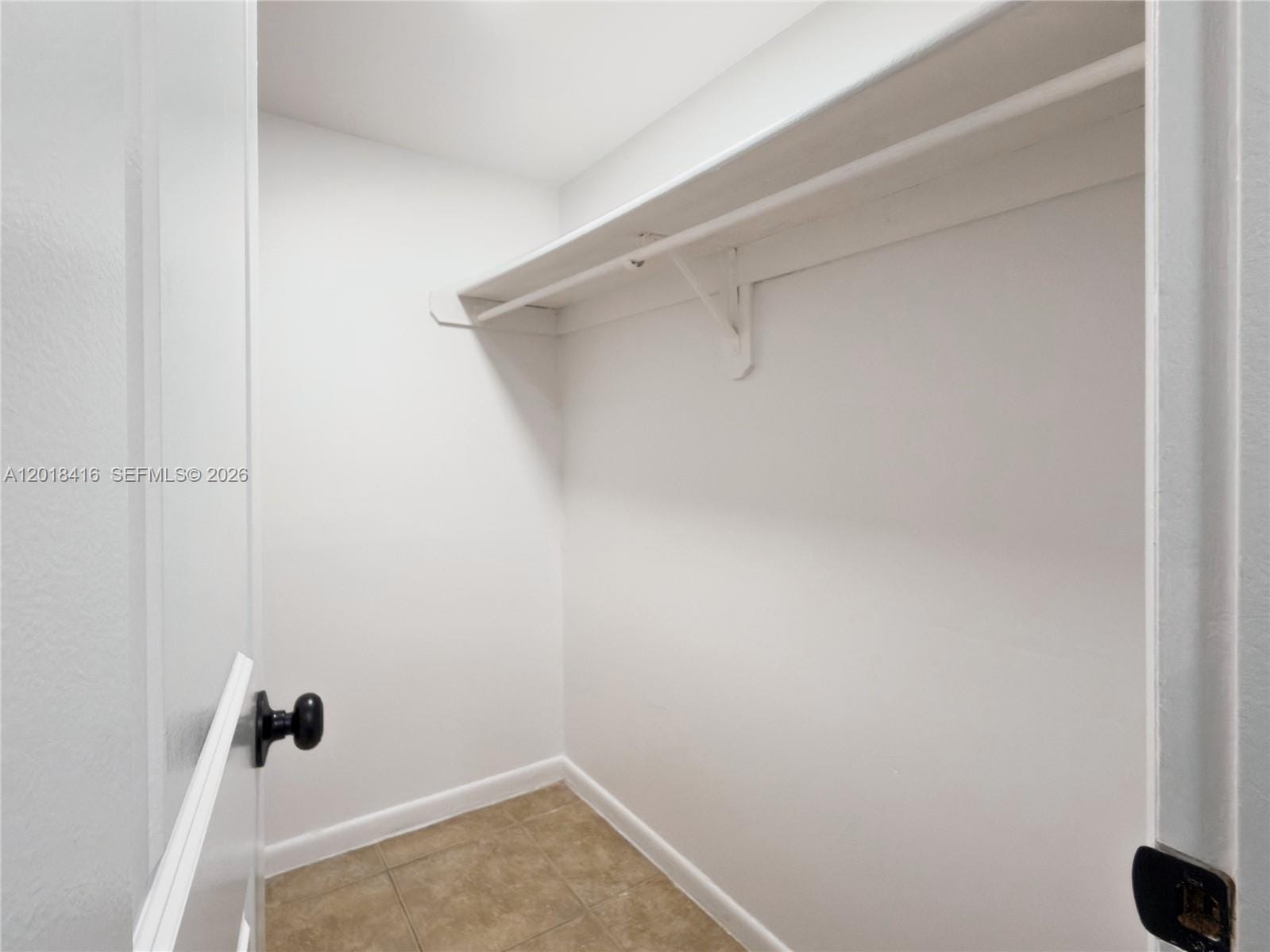 496 NW 165th St Road D-410 — photo 7