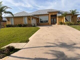 5451 NW Empress Circle, Port St. Lucie, FL 34983