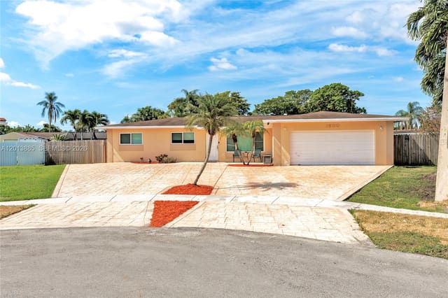 1600 NW 120th Avenue, Villas Of Pembroke Lakes, Pembroke Pines, FL