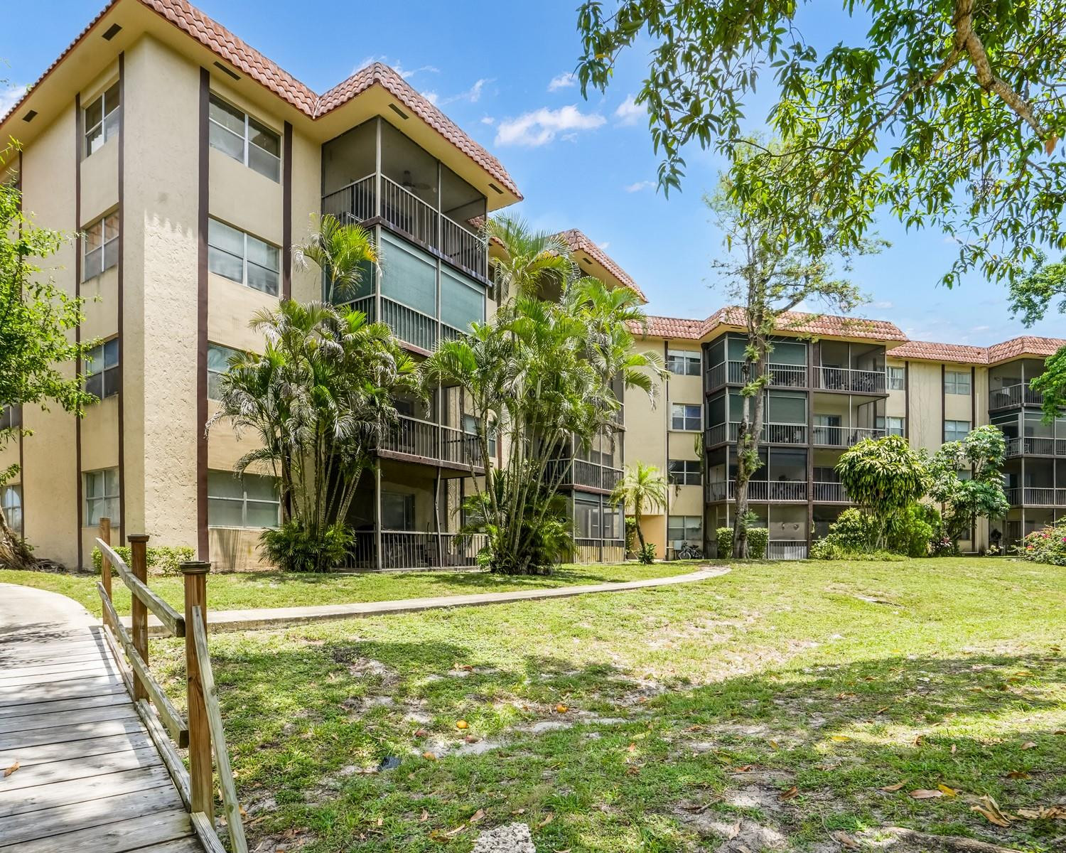 6201 N Falls Cir Drive 109, Lauderhill, FL 33319, Lauderhill