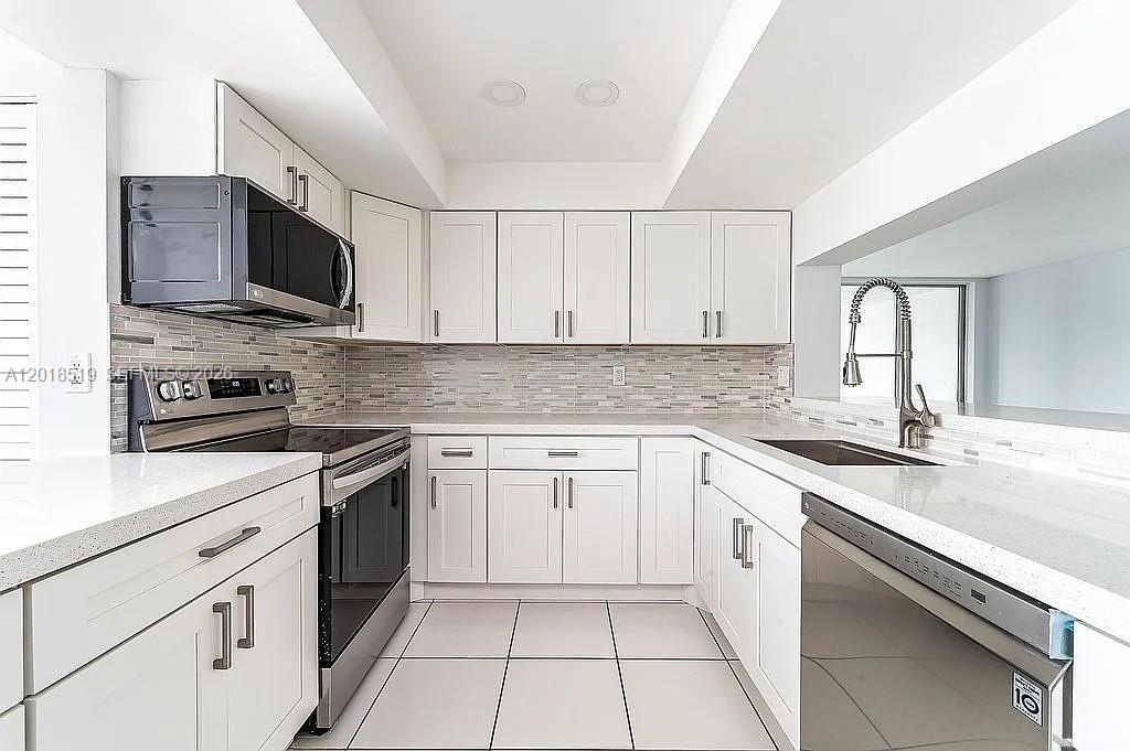 1931 Sabal Palm Drive 301, Davie, FL 33324, Davie
