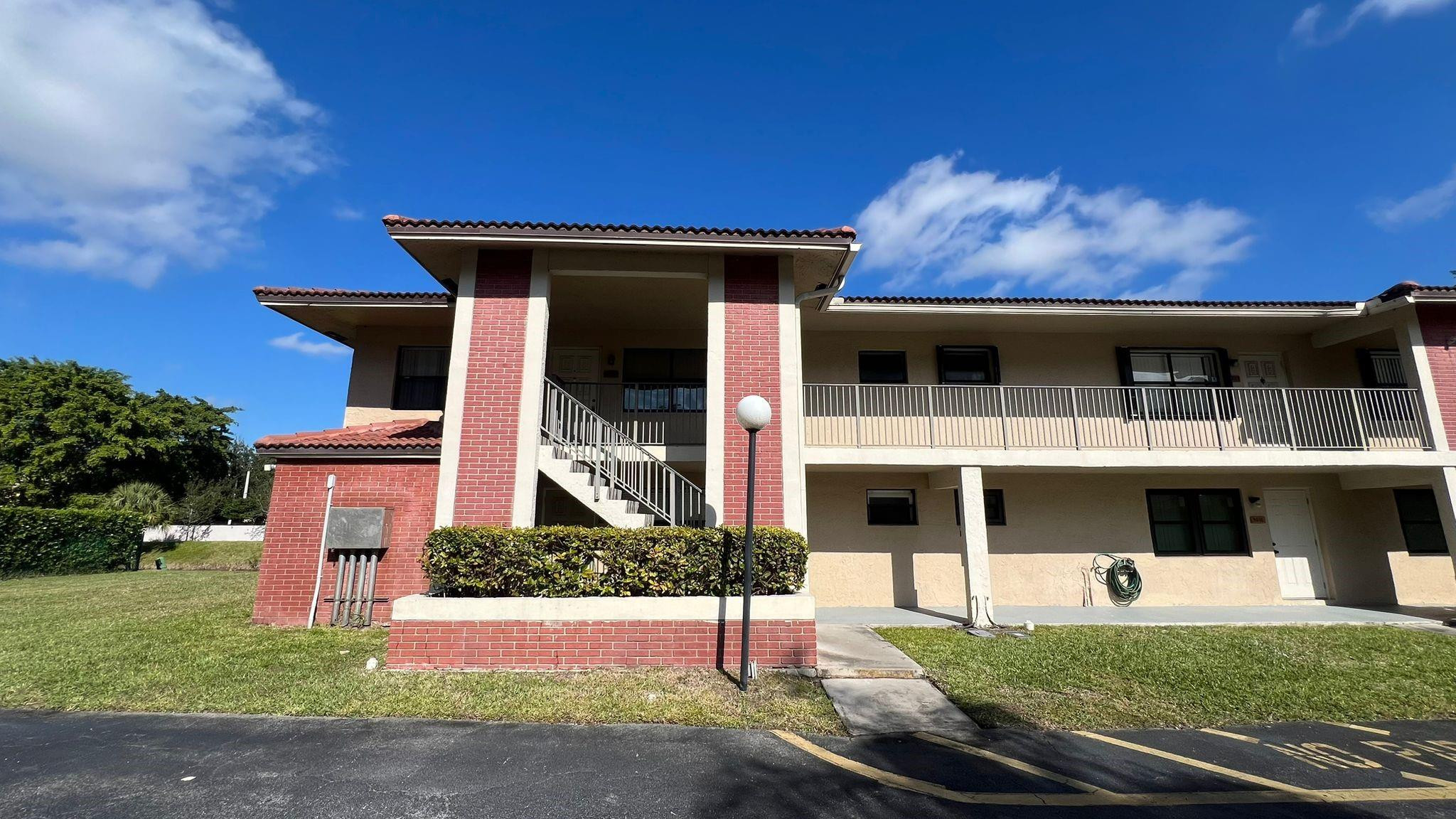 9621 NW 4th Street, Coral Springs, FL 33071, Coral Springs